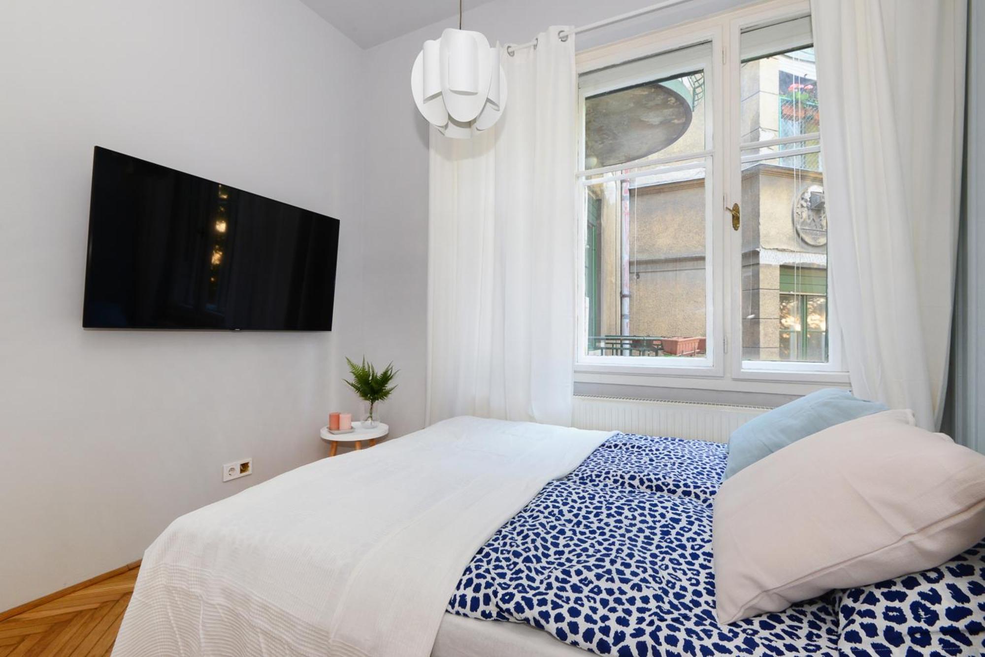Monochrome Chic Apartments R613 Budapest Exterior photo